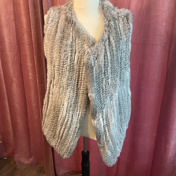 $798 retail Joie rabbit fur open vest size Large - Picture 5 of 9